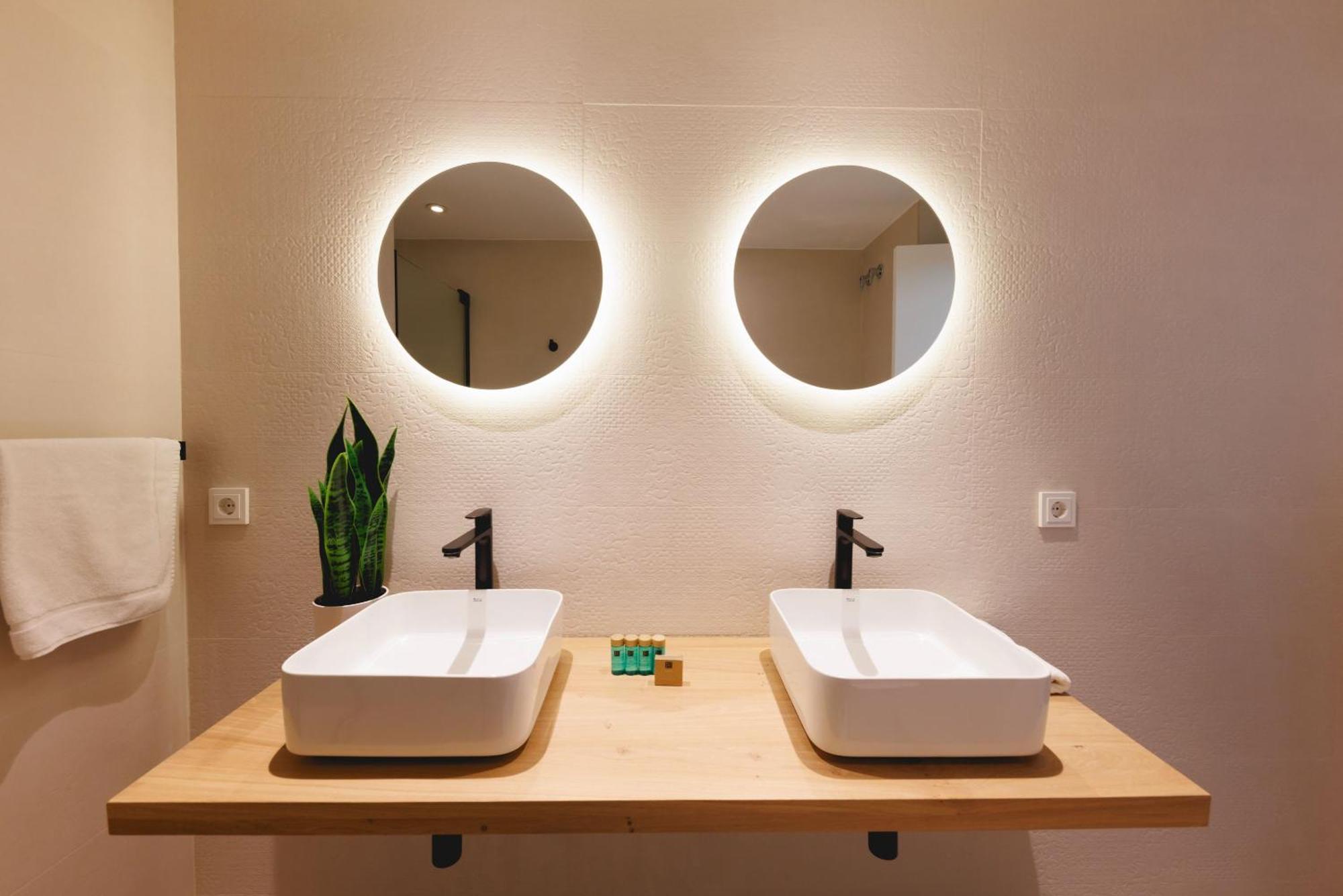 Bravissimo Cort Reial Duplex, Spacious With 3 Bedrooms 赫罗纳 外观 照片